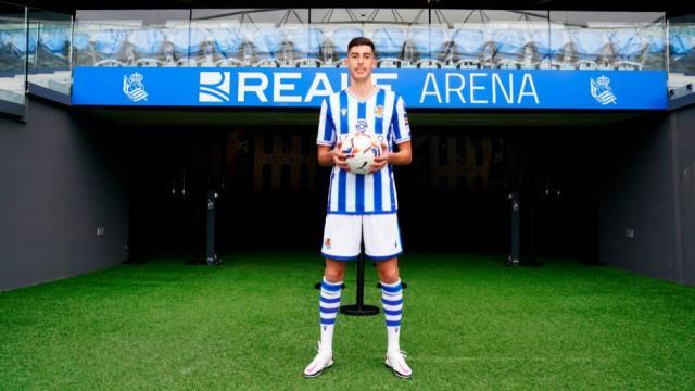 半岛体育官网-【西甲冬窗】皇萨门庭冷落 塞维黄潜逆市淘宝