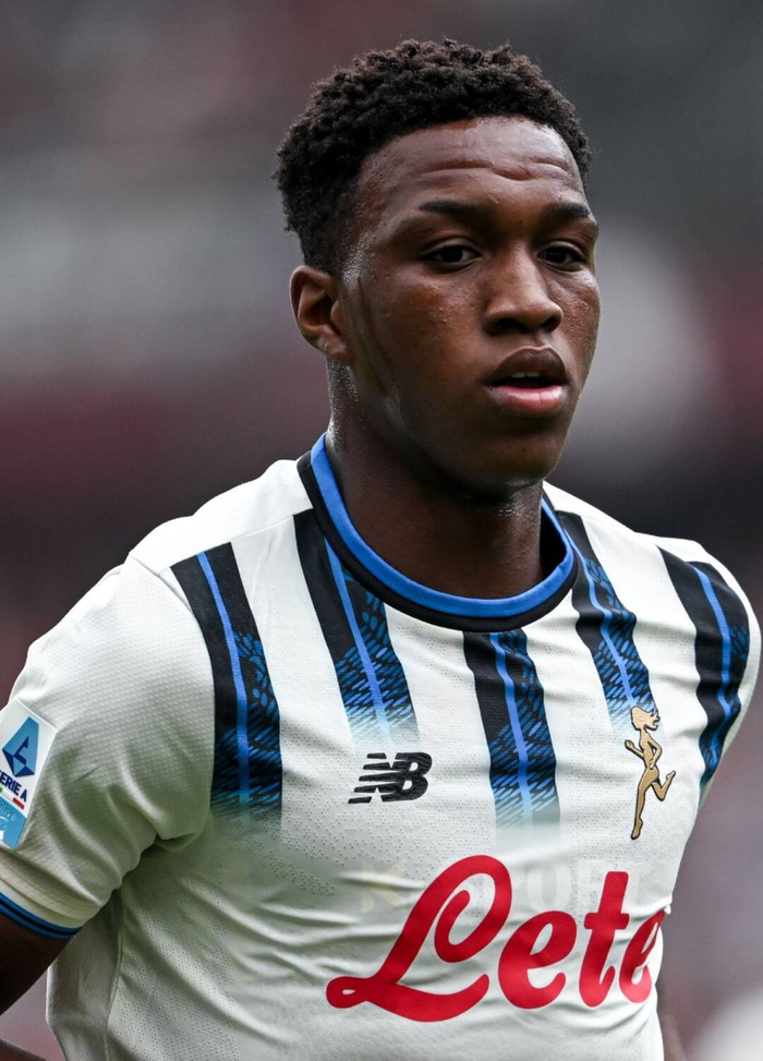 半岛体育官网-皇马关注亚特兰大16岁意大利边后卫阿哈诺尔|转会|天空体育|皇家马德里|出生_新浪体育_新浪新闻